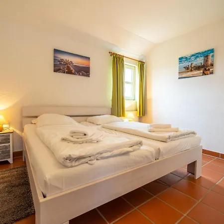 Rugana - Komfort Mit 2 Schlafzimmern Und Terrasse D03